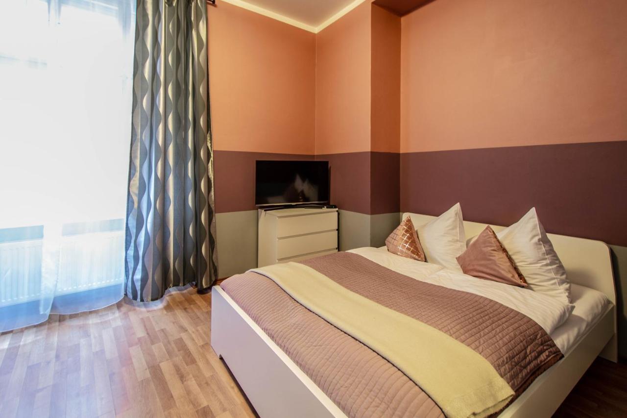 Ruzova Apartment By Ruterra Praga Esterno foto