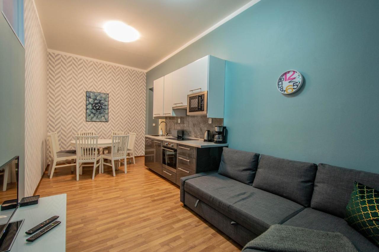 Ruzova Apartment By Ruterra Praga Esterno foto
