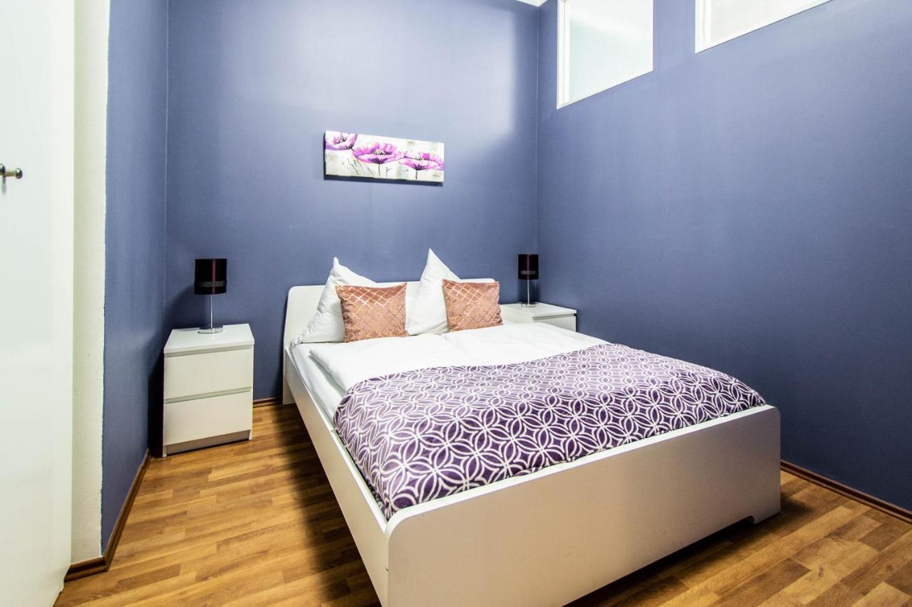 Ruzova Apartment By Ruterra Praga Esterno foto